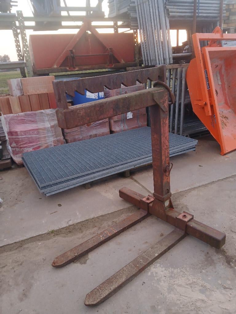 Pallethaak, Zakelijke goederen, Ophalen