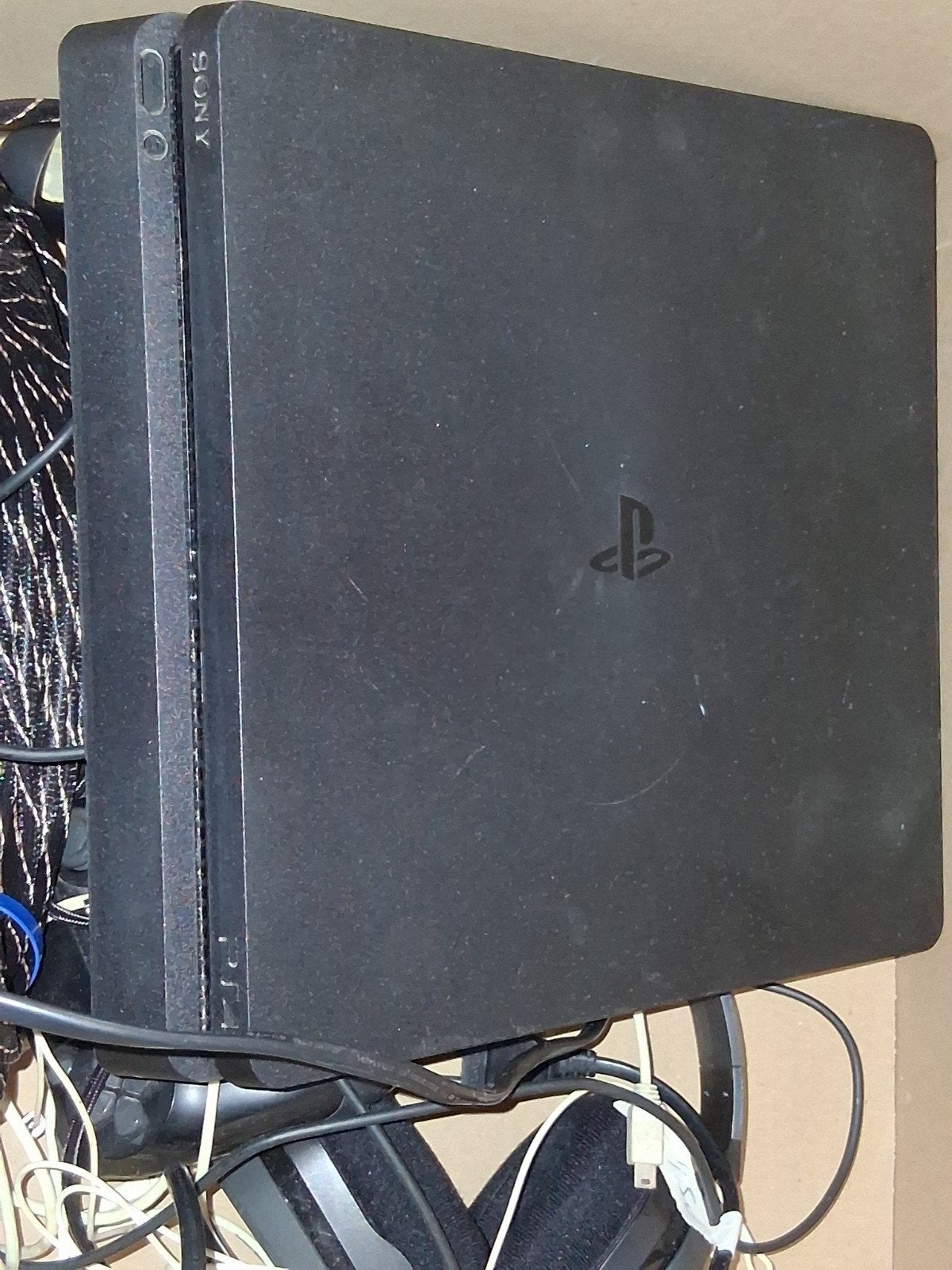 ps4 et accessoires, Consoles de jeu & Jeux vidéo, Enlèvement, Utilisé, Noir, Avec 2 manettes