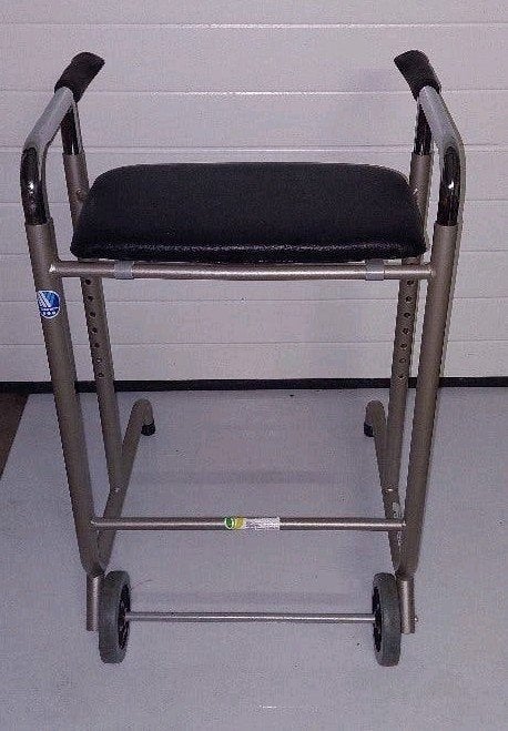 Vermeiren 250 rollator en looprek met zitje - nieuwstaat, Diversen, Ophalen, Lichtgewicht, Zo goed als nieuw