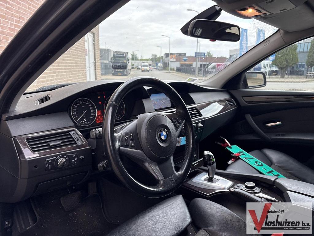 BMW 523 5-serie 523i | Leder | Climate | Cruise | Navi | PDC, Autos, Argent ou Gris, Entreprise, Noir, 178 g/km