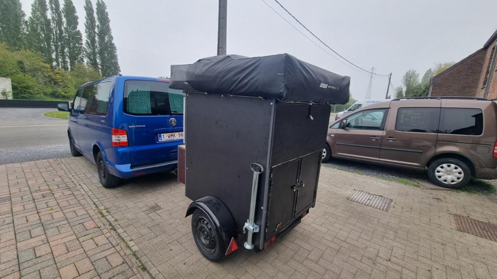 Remorque camping avec tente