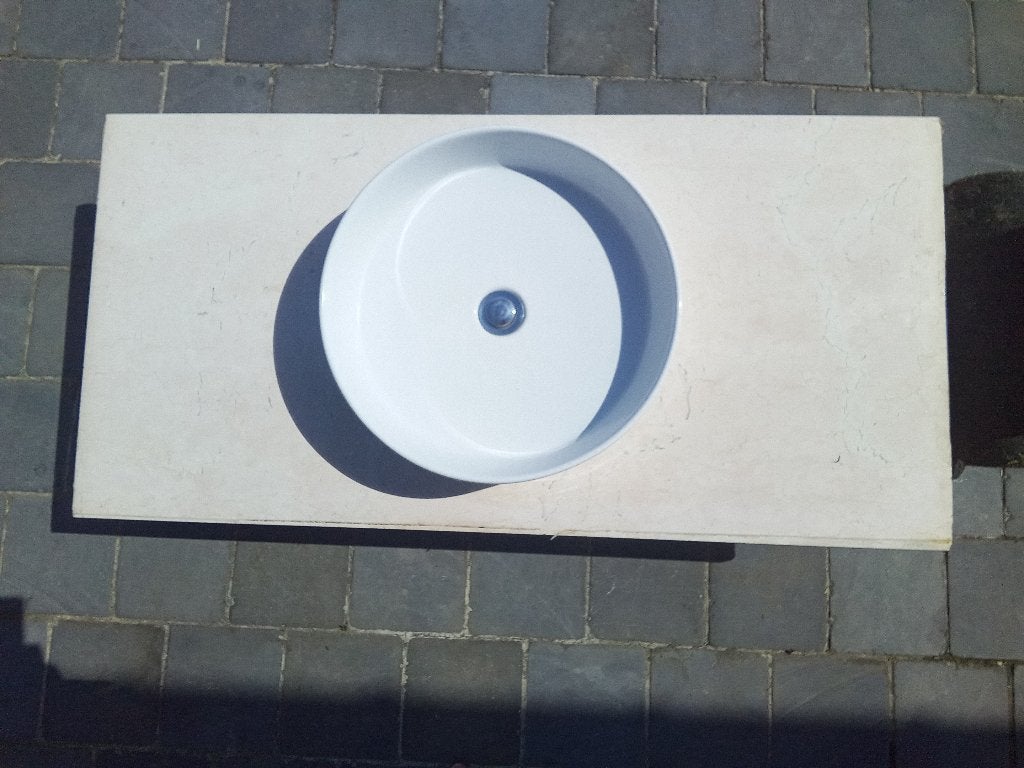 Wastafel en kraan, Ophalen, Zo goed als nieuw, Steen, Wastafel
