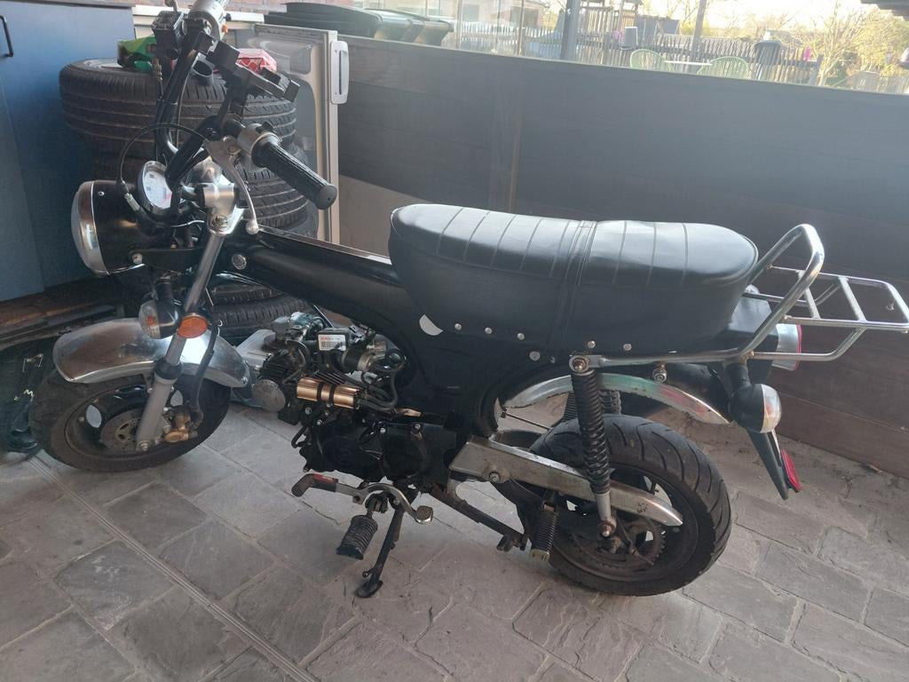Te koop Dax Zhenhua 50cc, kleur zwart, Fietsen en Brommers, Ophalen
