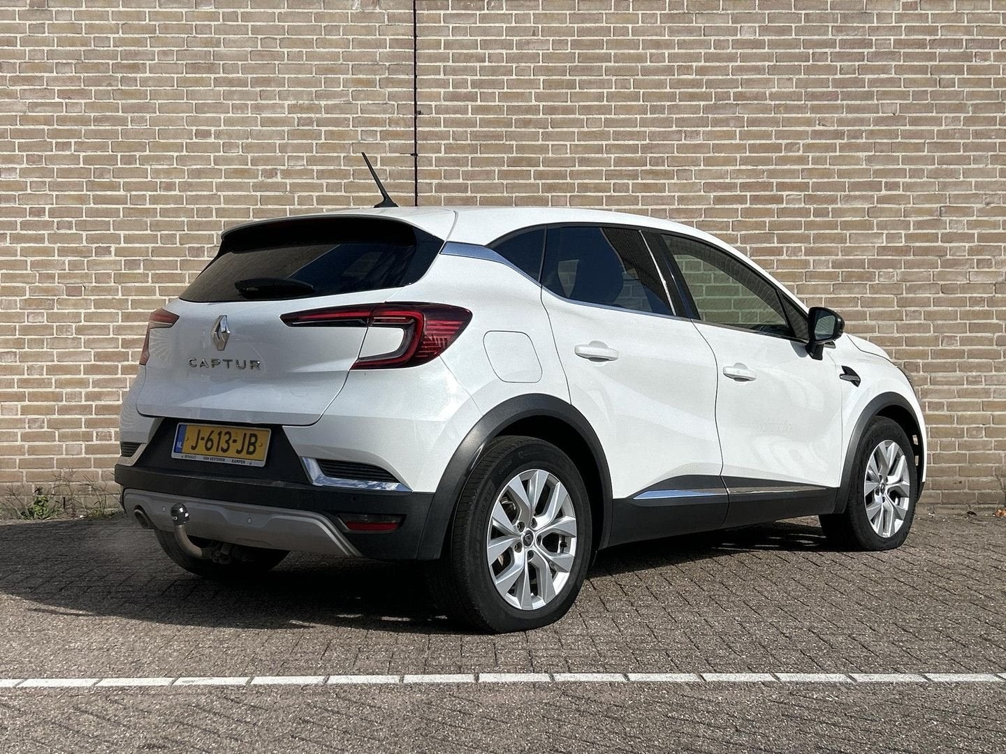 Renault Captur 1.0 TCe 100 Intens | € 8.200,- NETTO!, Auto's, Wit, Bedrijf, Handgeschakeld, SUV of Terreinwagen