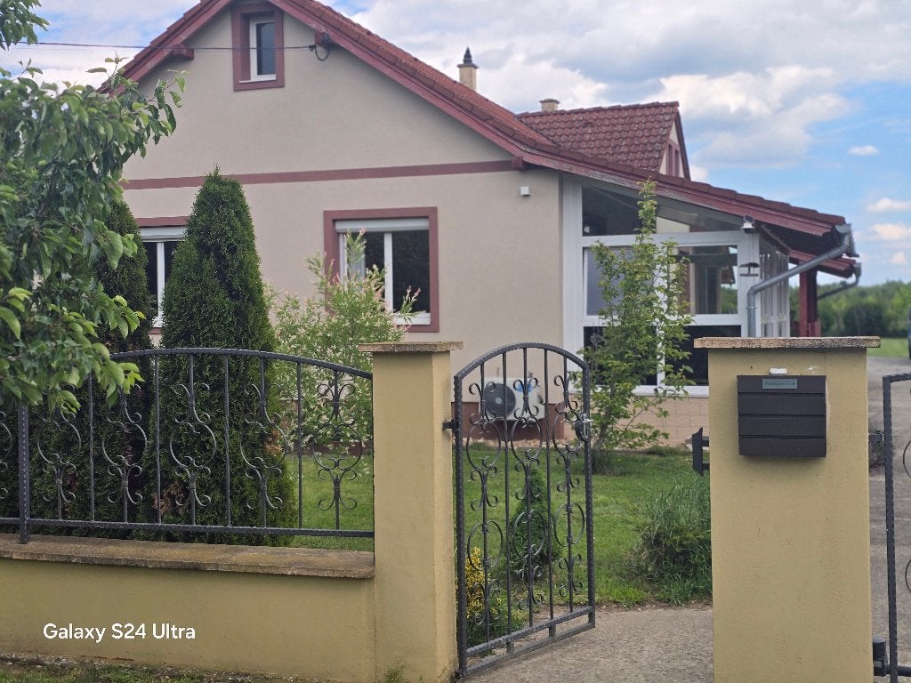 Volledig gerenoveerd 155m² huis aan de Oostenrijkse grens, Immo, Dorp, 12 kamers, 155 m², Overig Europa
