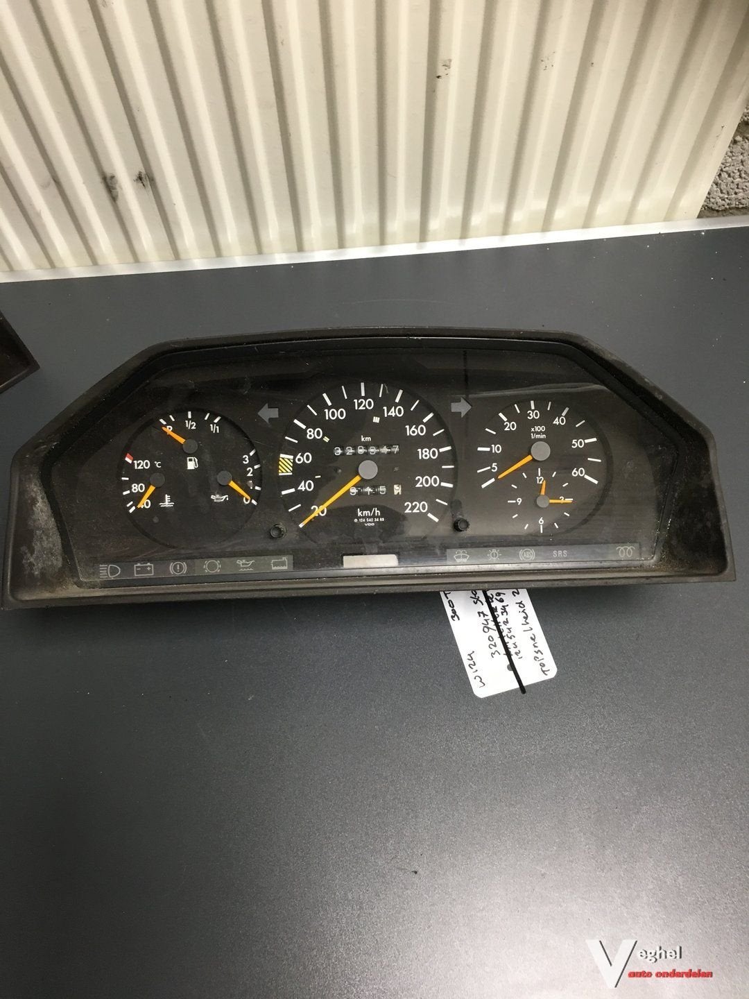 Mercedes W124  1995  3.0 TD   124 542 3469    Km Tellerklok, -, Utilisé, -, -