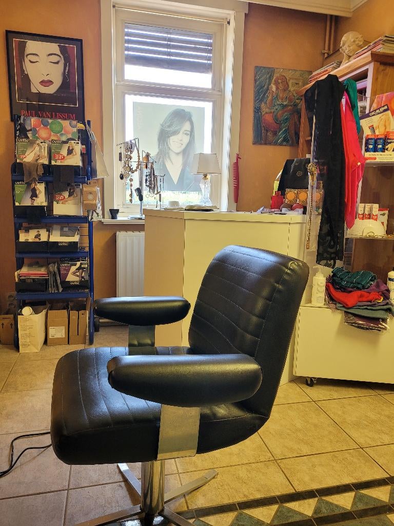 Kapsalon stoel, Enlèvement, Utilisé