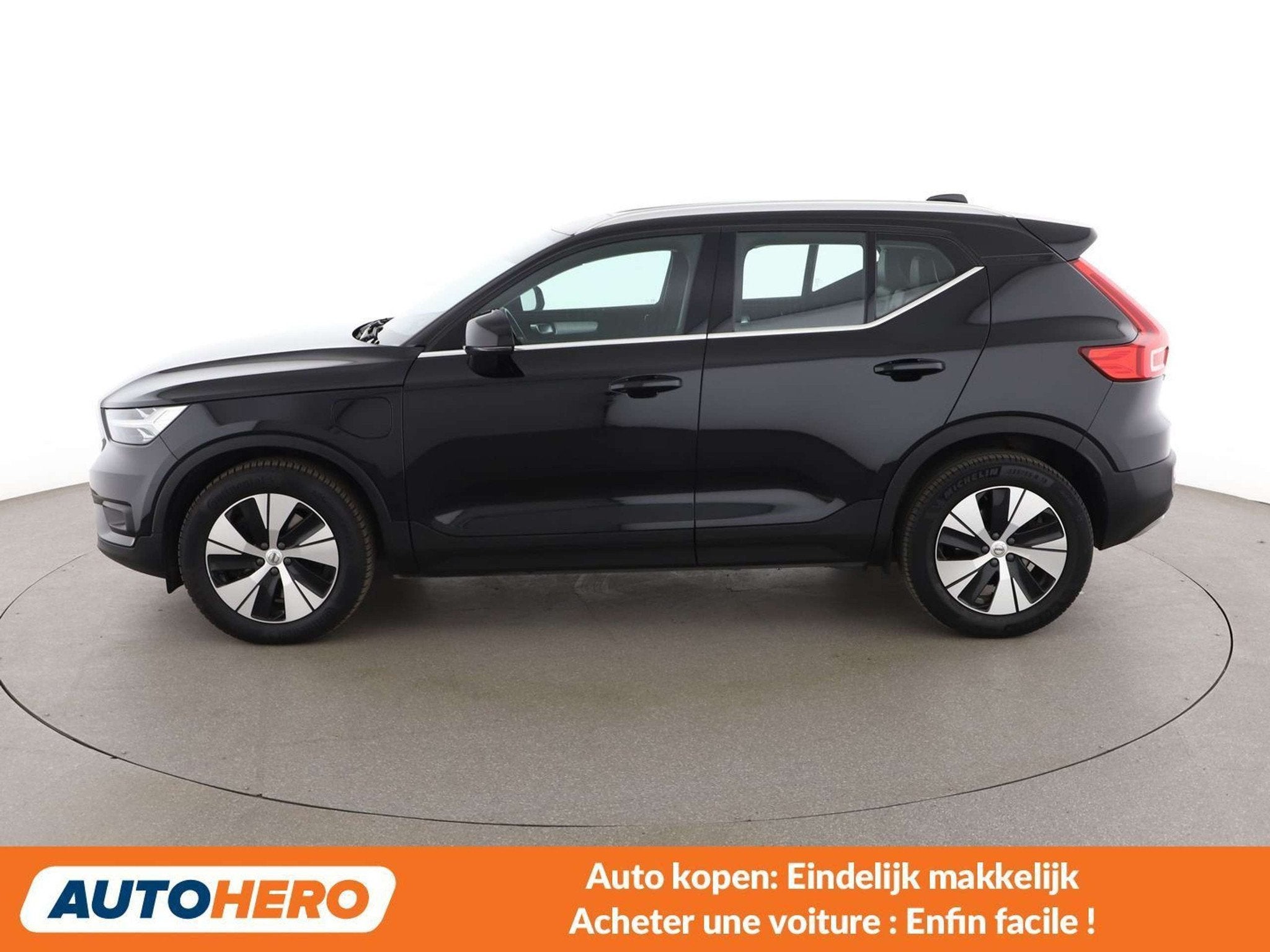 Volvo XC40 1.5 T4 Recharge Plug-in Hybrid Inscription Expr, Auto's, Volvo, Gebruikt, Zwart, Leder, 5 zetels