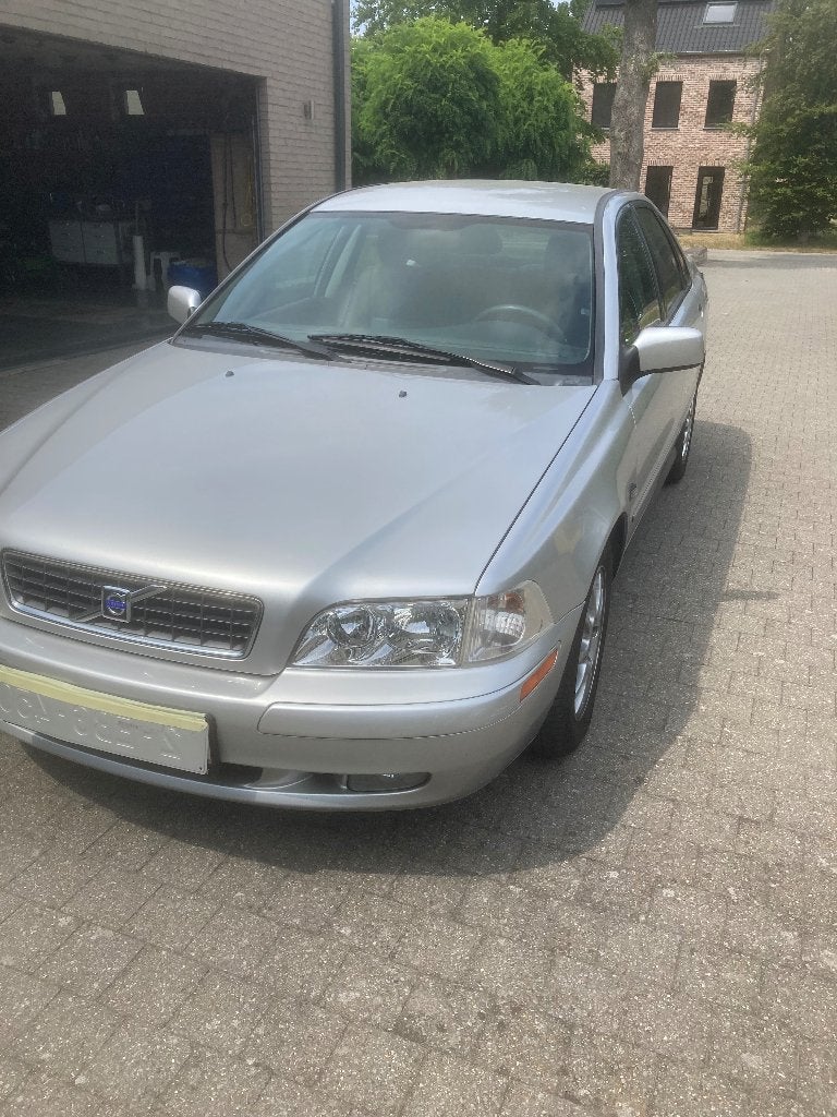 Volvo S 40 benzine, Autos, Volvo, Cuir, Argent ou Gris, Achat, Noir