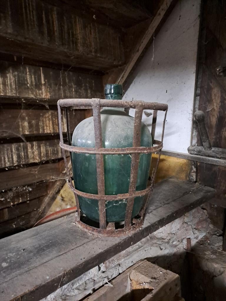 Bouteille ancienne avec harnais rond en fer, Enlèvement ou Envoi