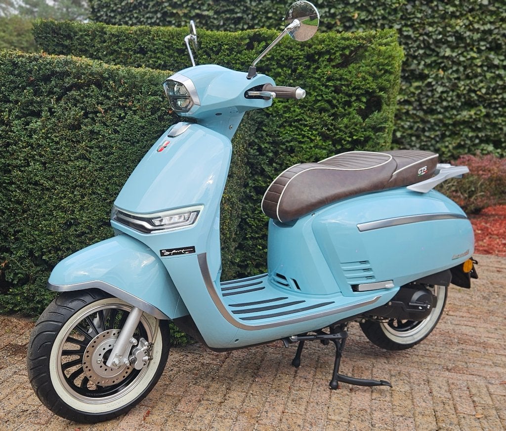 Scooter GTS Levanti ZONDER rijbewijs, Fietsen en Brommers, Ophalen, Zo goed als nieuw, Klasse A (25 km/u), Benzine