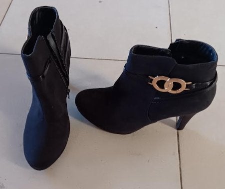 Bottillons hauts talons noir 41 NEUF, Zwart, Lage of Enkellaarzen, Nieuw, Ophalen of Verzenden