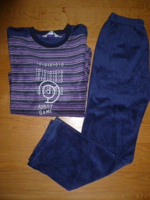 Twee winter pyjama voor jongens, maat 140. 10 Euro samen, Kinderen en Baby's, Kinderkleding | Maat 140, Ophalen of Verzenden