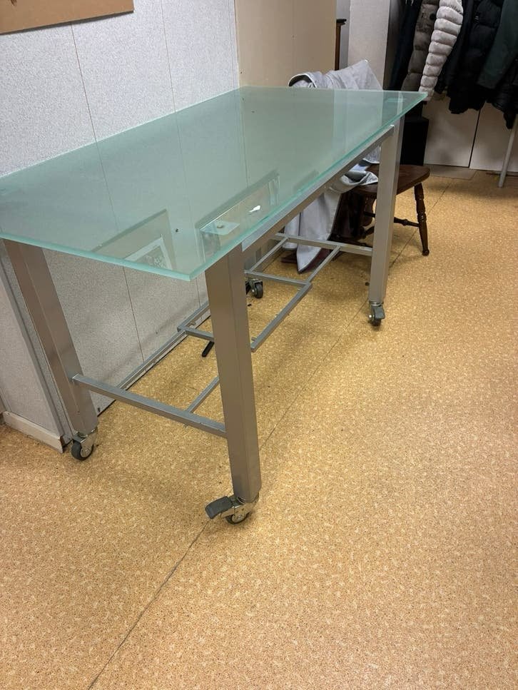Knappe tafel, Ophalen, Zo goed als nieuw