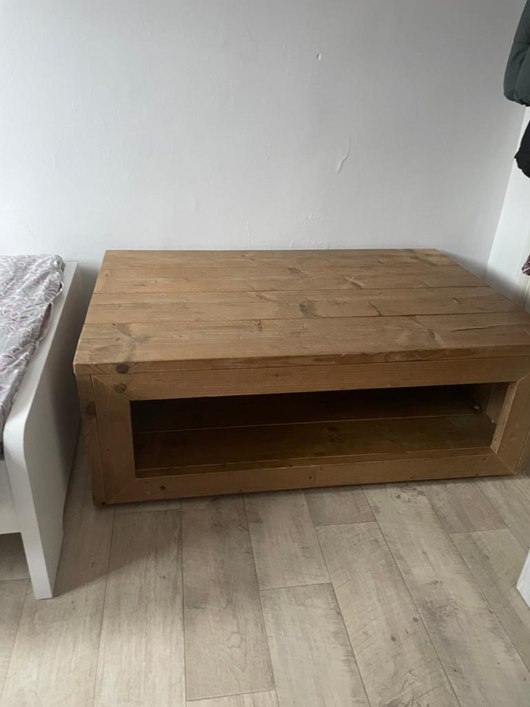 Table basse en bois avec roues, Enlèvement, Comme neuf, Rectangulaire