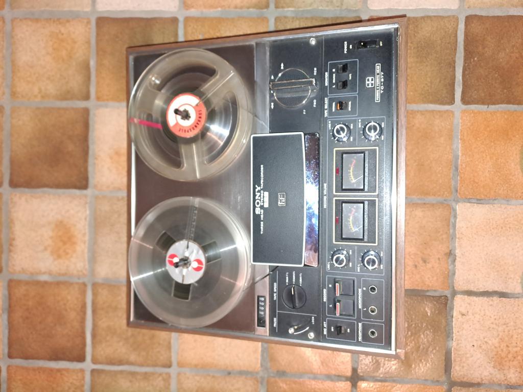 Sony bandrecorder, Enlèvement, Magnétophone