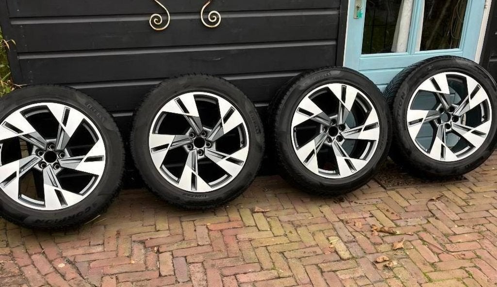 Audi etron 20" velgen met winterbanden, Ophalen, Gebruikt, 255 mm, Velg(en)
