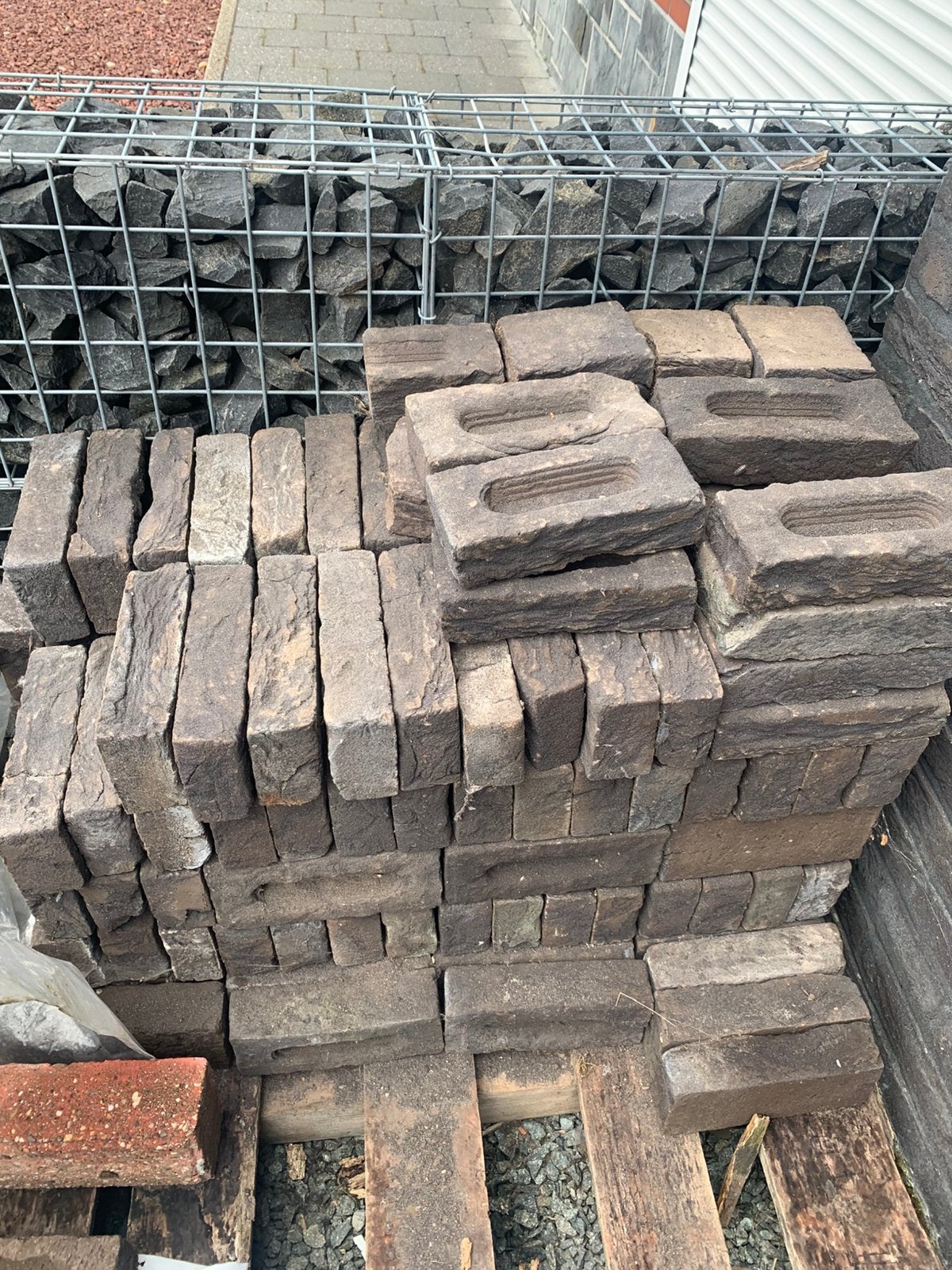 Gevelsteen Vandersanden zwart mangaan, Doe-het-zelf en Bouw, Metselstenen, Ophalen, Zo goed als nieuw, Bakstenen