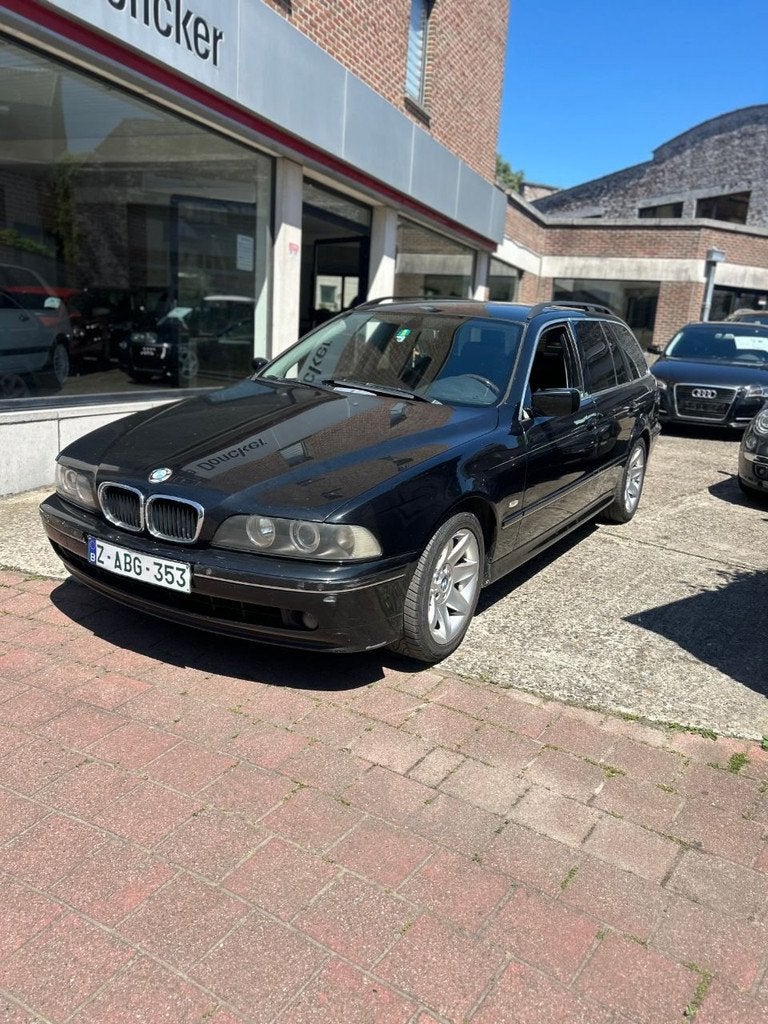 BMW 5 Serie 525 Touring Etat irréprochable quasi neuve!, Autos, Entreprise, Boîte manuelle, 120 kW, Break