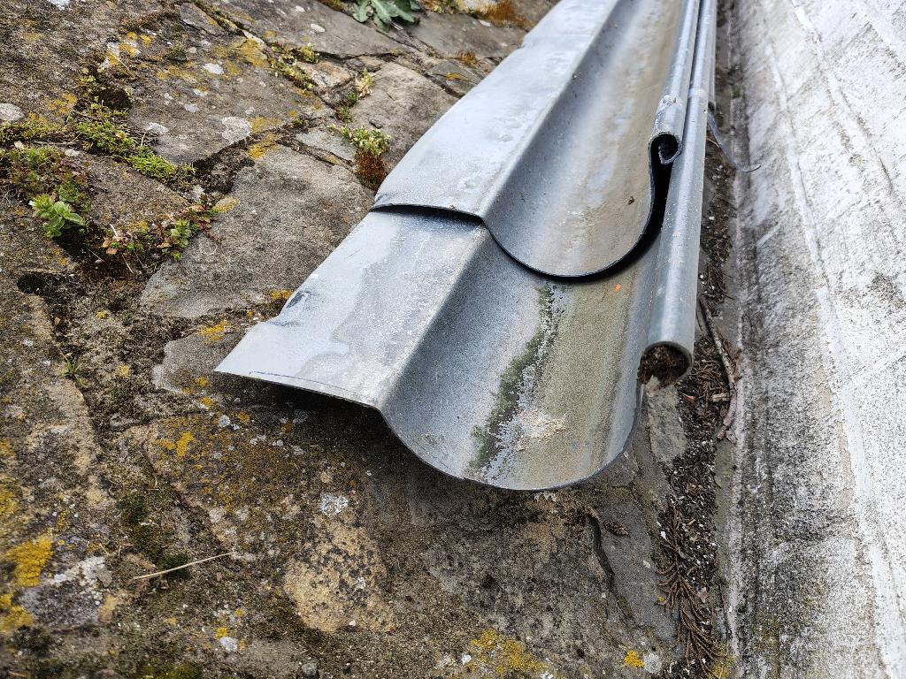 12 m dakgoot mastgoot zink + inox haken als nieuw, Doe-het-zelf en Bouw, Ophalen, Zo goed als nieuw