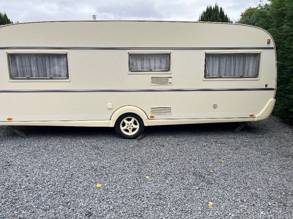 Superbe Caravane Tabbert Comtesse 560 de 2003. Lit français, Jusqu'à 5, Auvent, Particulier, Banquette en rond