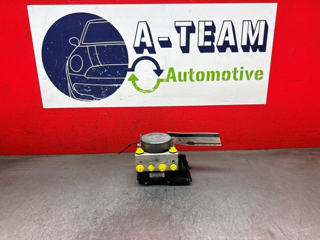 ABS POMP Opel Corsa D (01-2006/12-2014) (|13277812|), Robert Bosch AG, Gebruikt, Opel, Robert-Bosch-Allee 1
74232  Abstatt, DE