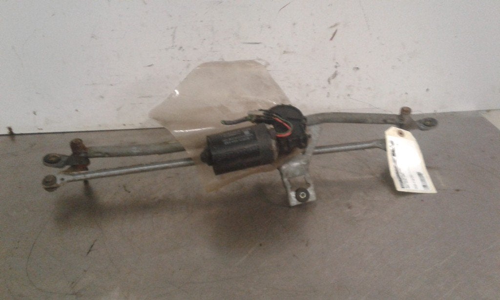 RUITENWISSER MECH + MOTOR Seat Ibiza II (6K1), Robert Bosch AG, Gebruikt, Seat, Robert-Bosch-Allee 1
74232  Abstatt, DE