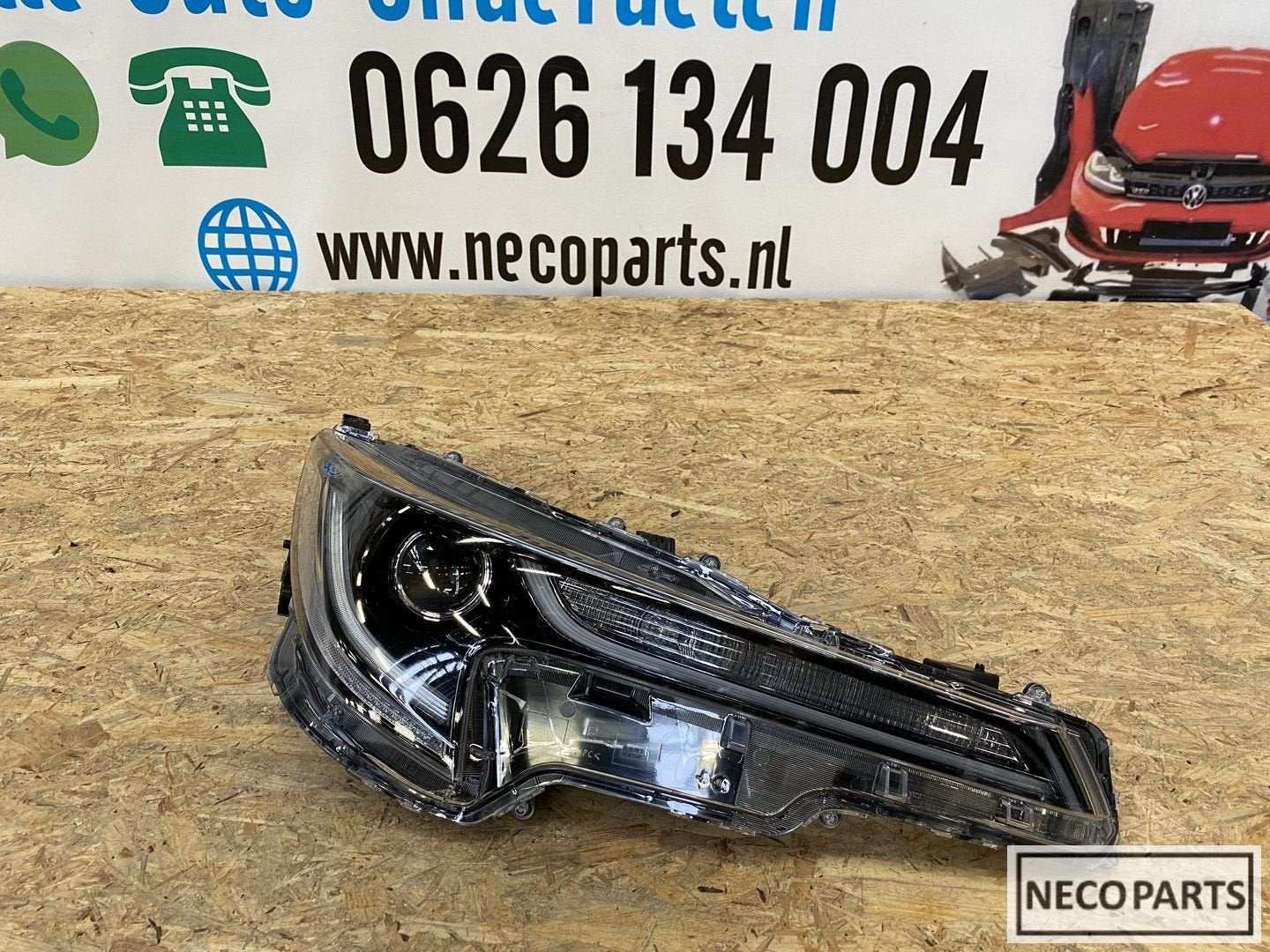 Toyota Corolla led koplamp rechts 81110-02S70 origineel, Gebruikt, -, -, Ophalen of Verzenden