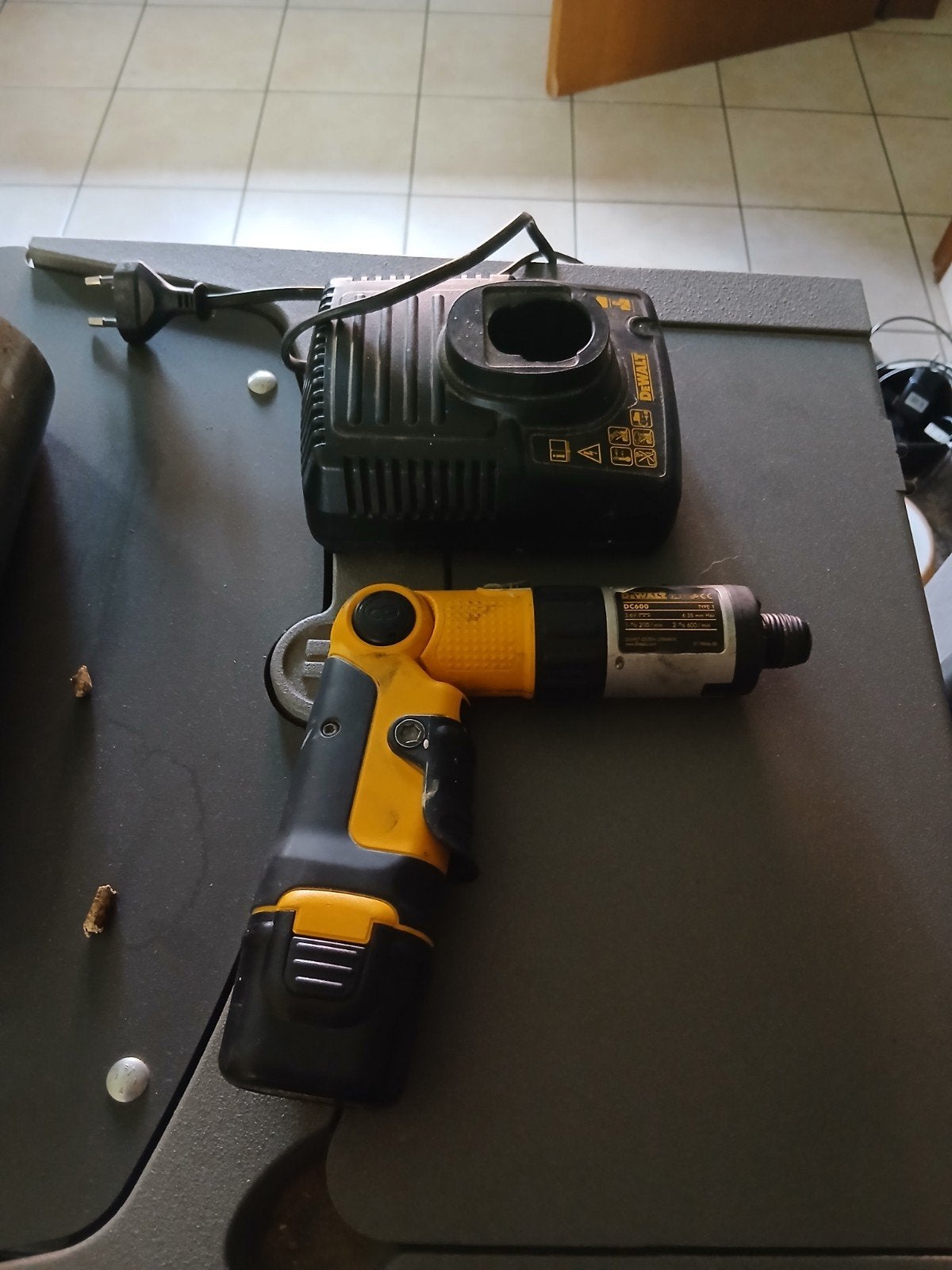 dewalt 3.6v, Ophalen