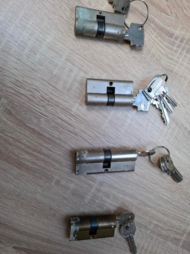 4 cilinder sloten, Enlèvement