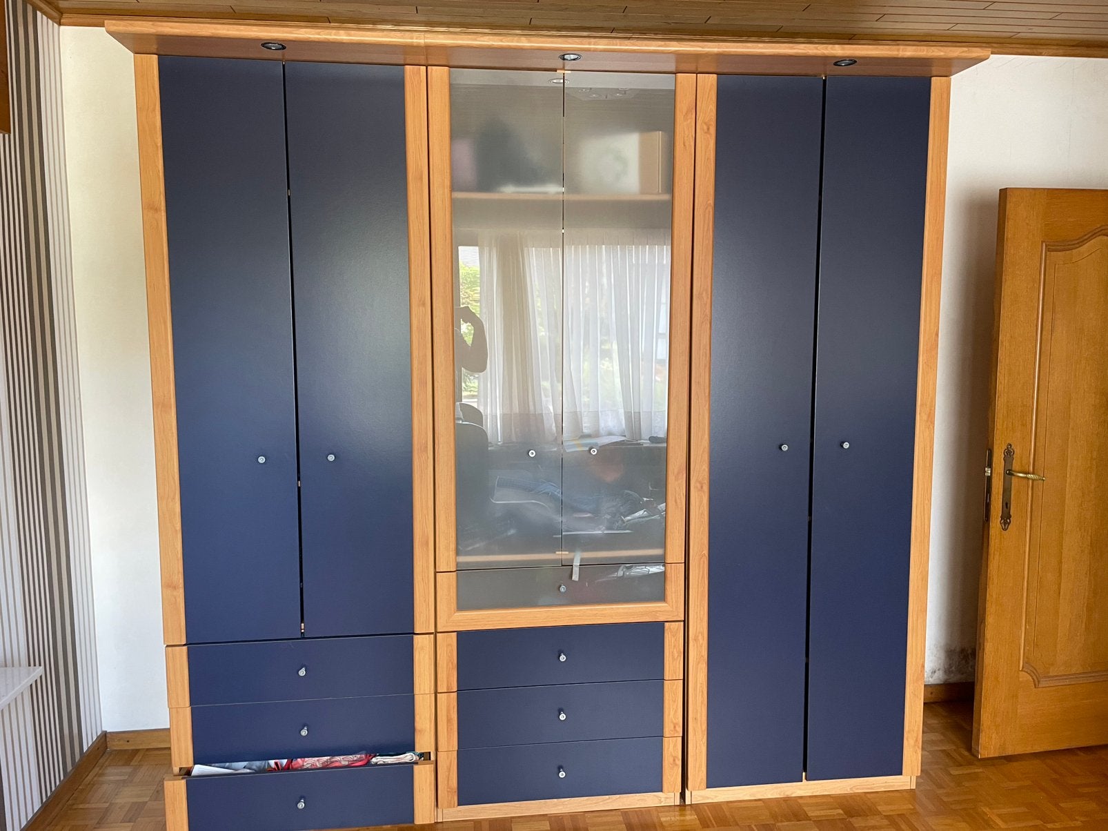 Armoire Portes bleu foncé et en bois, Autres essences de bois, Enlèvement, Utilisé, Avec tiroir(s)