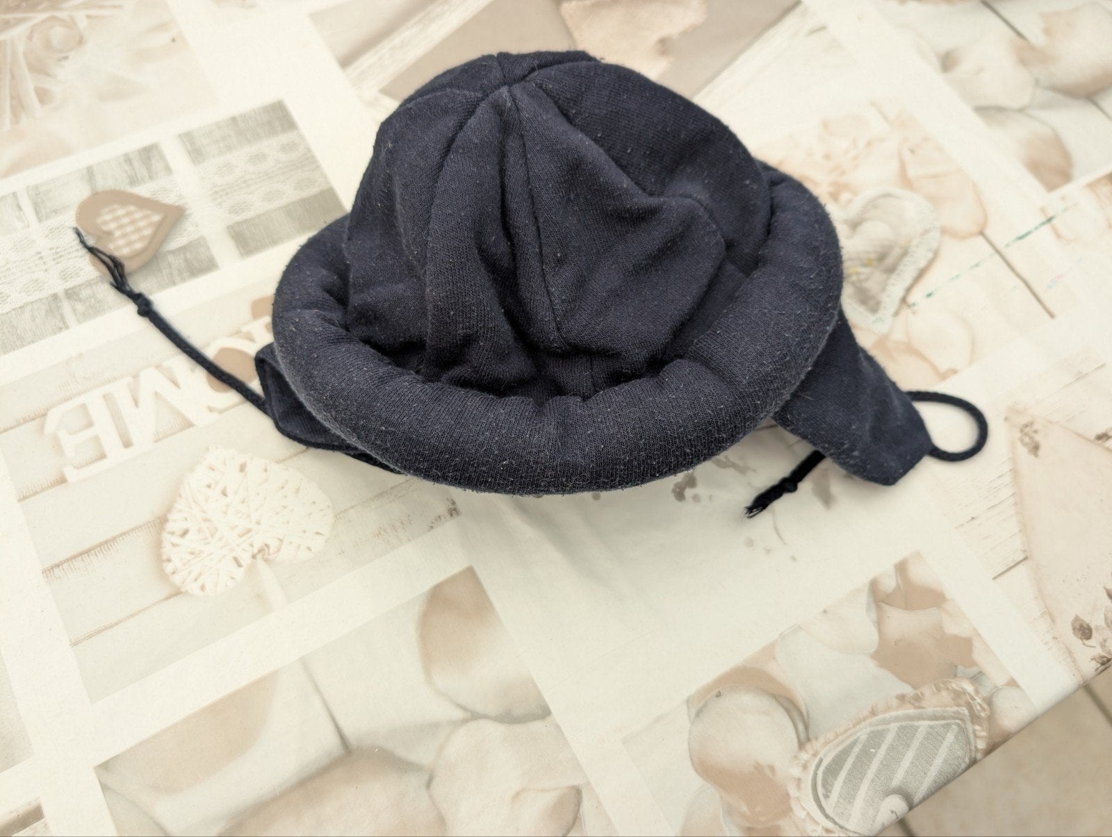 chapeau bleu foncé de Moppy, Enfants & Bébés, Vêtements de bébé | Casquettes & Chapeaux, Garçon ou Fille, Enlèvement ou Envoi