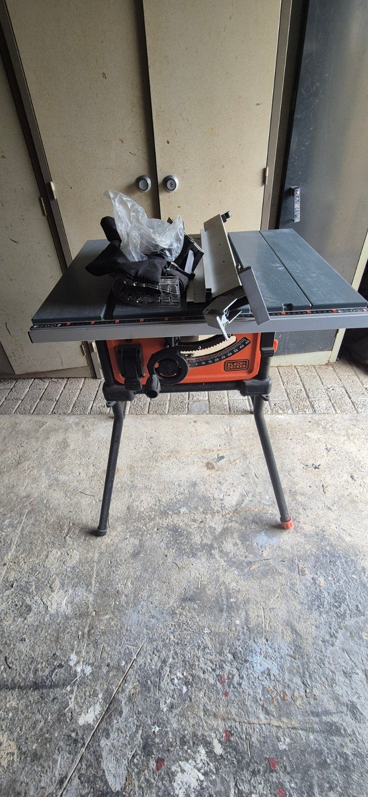 tafelzaag black & decker  1800w, Doe-het-zelf en Bouw, Gereedschap | Zaagmachines, Ophalen, Cirkelzaag, 70 mm of meer, 1200 watt of meer