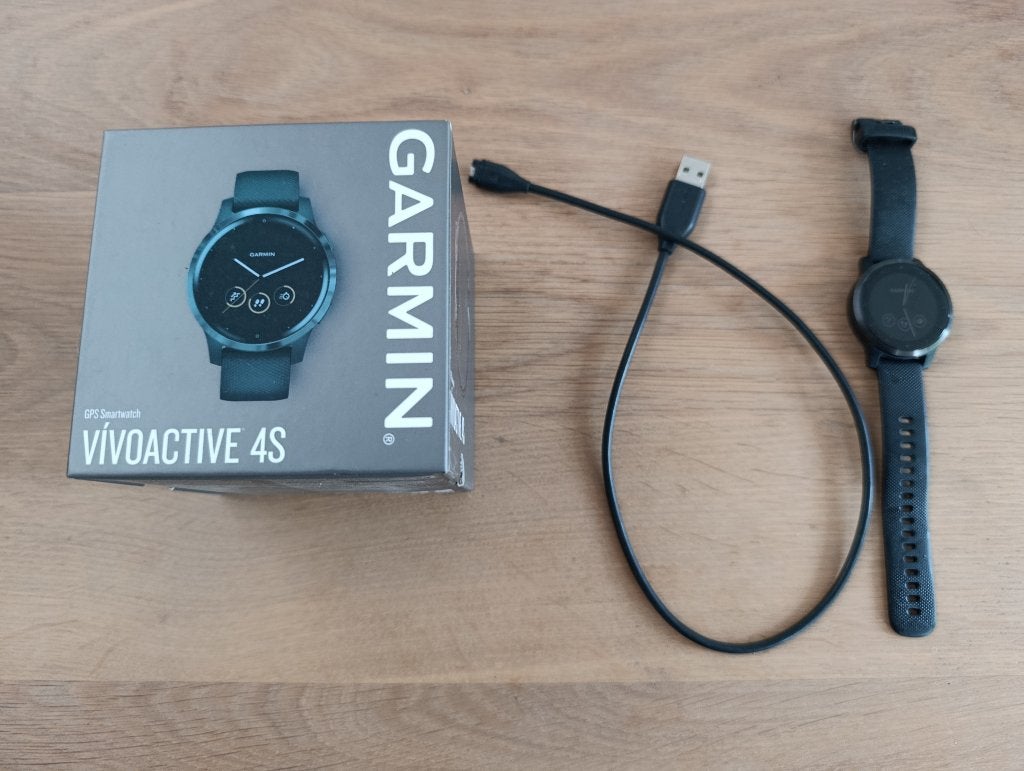 Garmin Vivoactive 4S, Bijoux, Sacs & Beauté, Montres de sport, Enlèvement, Utilisé, Noir, Carmin