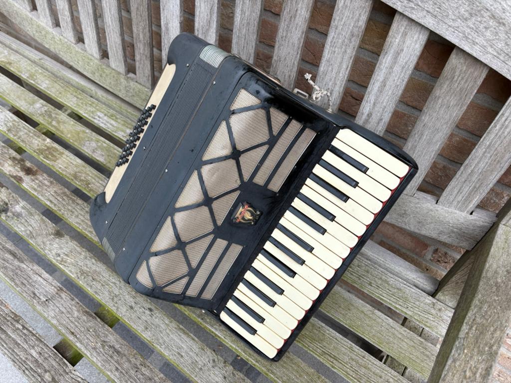 Accordeon merk parrot, Muziek en Instrumenten, Keyboards, Ophalen, Gebruikt