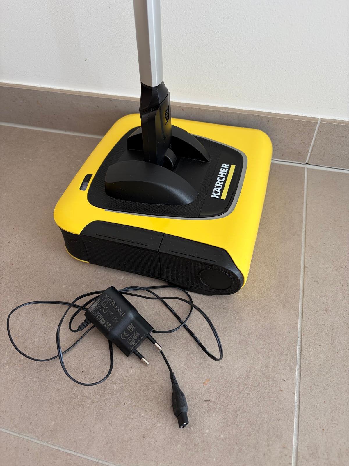 Kärcher KB 5 Accu Rolveger – Draadloze Elektrische Bezem, Ophalen, Zo goed als nieuw