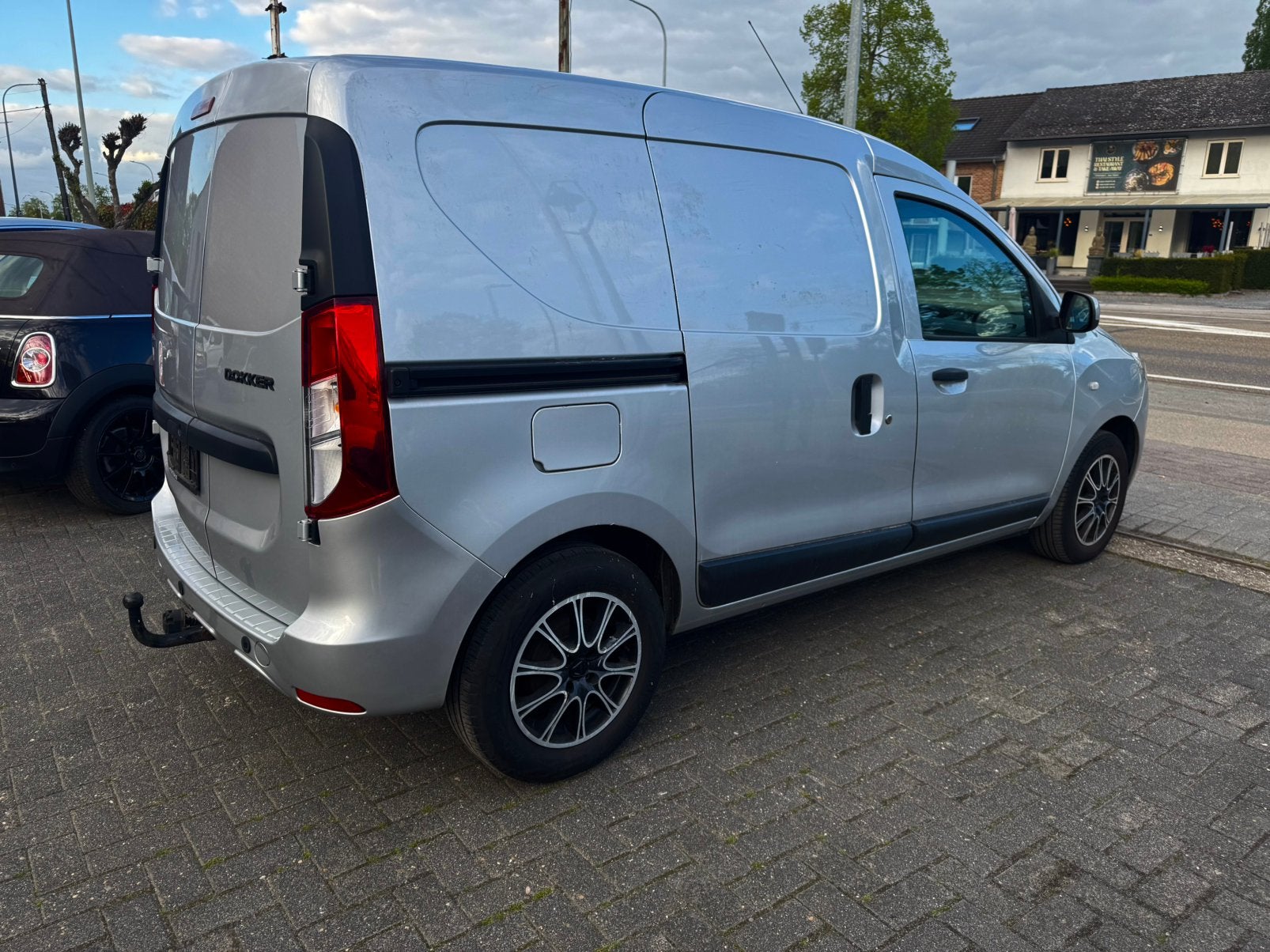Dacia Dokker 1500 diesel 2018, Autos, Dacia, Entreprise, Achat, Dokker, ABS, Airbags, Air conditionné, Bluetooth, Ordinateur de bord