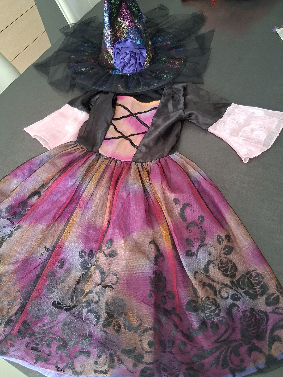 Costume de sorcière d'Halloween + chapeau taille 128, Enlèvement ou Envoi