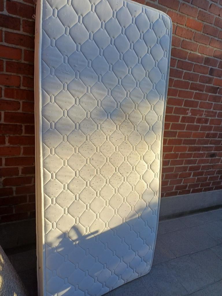 Gratis 2 matrassen voor 1persoonbed, Huis en Inrichting, Slaapkamer | Matrassen en Bedbodems, Ophalen