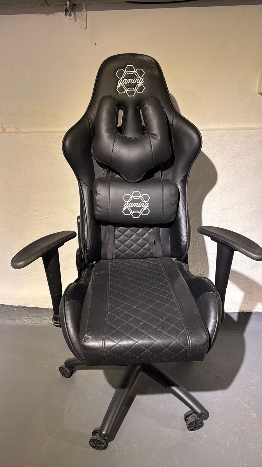 Gaming chair, Huis en Inrichting, Ophalen, Zo goed als nieuw, Zwart