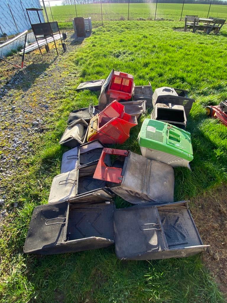 lot de tondeuse et sac de tonte, Ophalen, Gebruikt, Benzine-grasmaaier