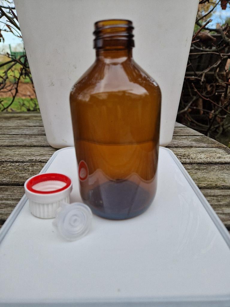 bruine glazen flesjes 250 à 270 ml met verzegelde schroefdop, Enlèvement, Comme neuf