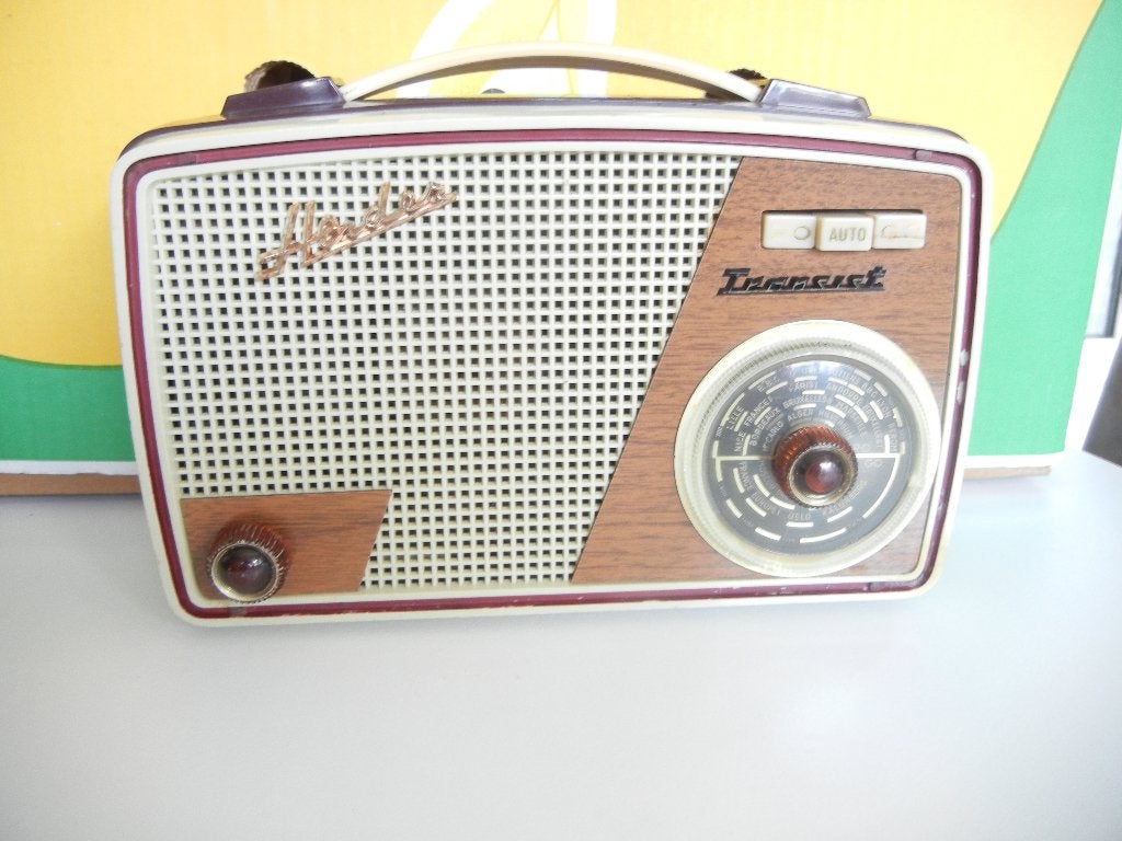 draagbare radio transistor .BIEDEN AUB, Enlèvement ou Envoi, Radio