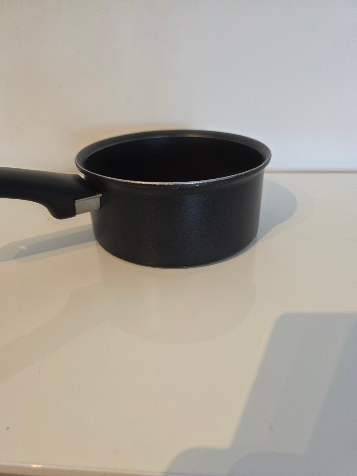 Poêlon Tefal 16 cm Induction – Très bon état – Robuste, Enlèvement ou Envoi, Utilisé, Casserole ou Cocotte-minute, Plaque céramique