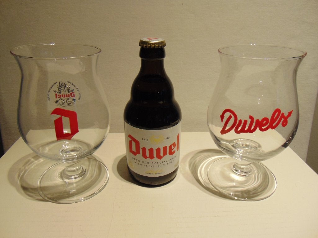 2 Duvel glazen + 1 Duvel met viltjes, Verzamelen, Ophalen of Verzenden, Zo goed als nieuw, Glas of Glazen, Duvel