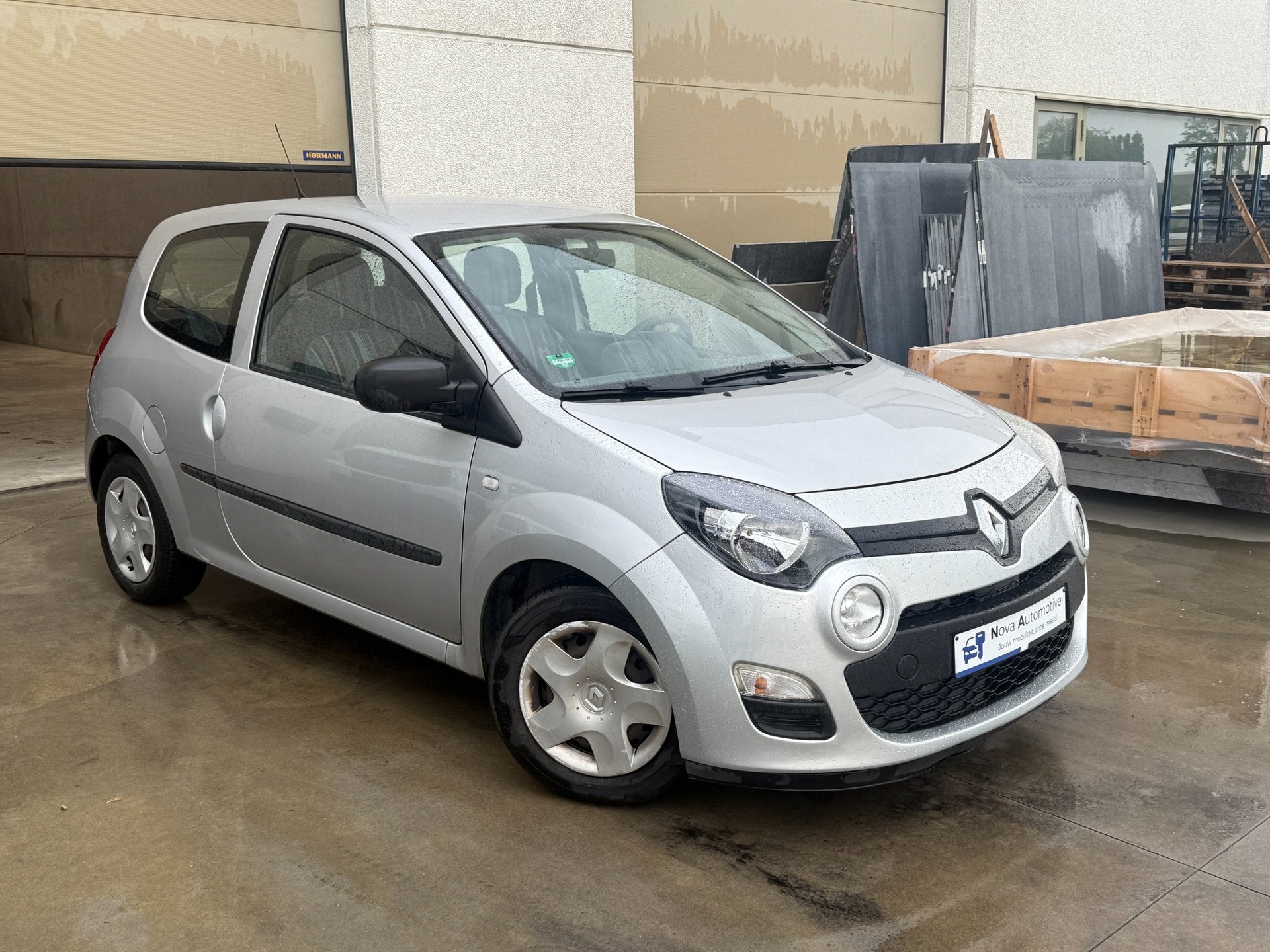 Renault Twingo, Autos, https://public.car-pass.be/vhr/61a256a8-cb94-4651-aa9a-450fd64a6073, Entreprise, Boîte manuelle, Tissu