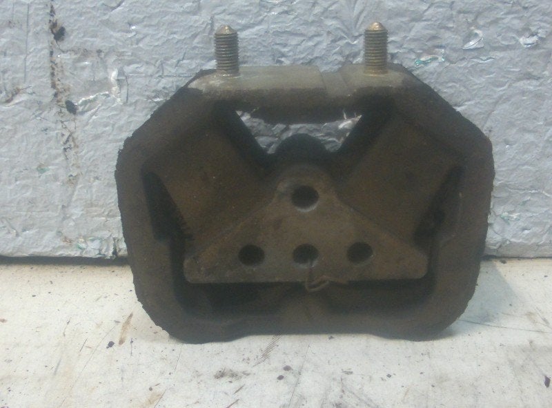 BOITE DE VITESSES SUPPORT ARRIÈRE Opel Calibra, Opel, Opel Automobile GmbH, Utilisé, Kontakt-opel@opel.com