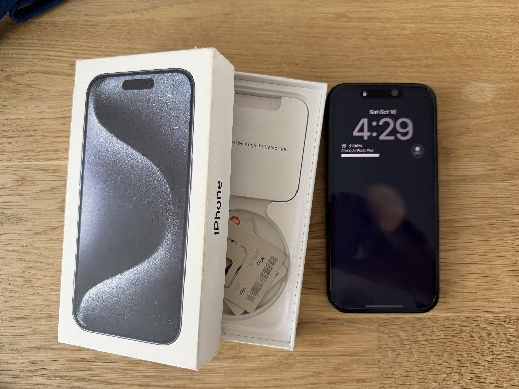 iPhone 15 pro très bon état 570€, Télécoms, 128 GB, 89 %, Comme neuf, Enlèvement
