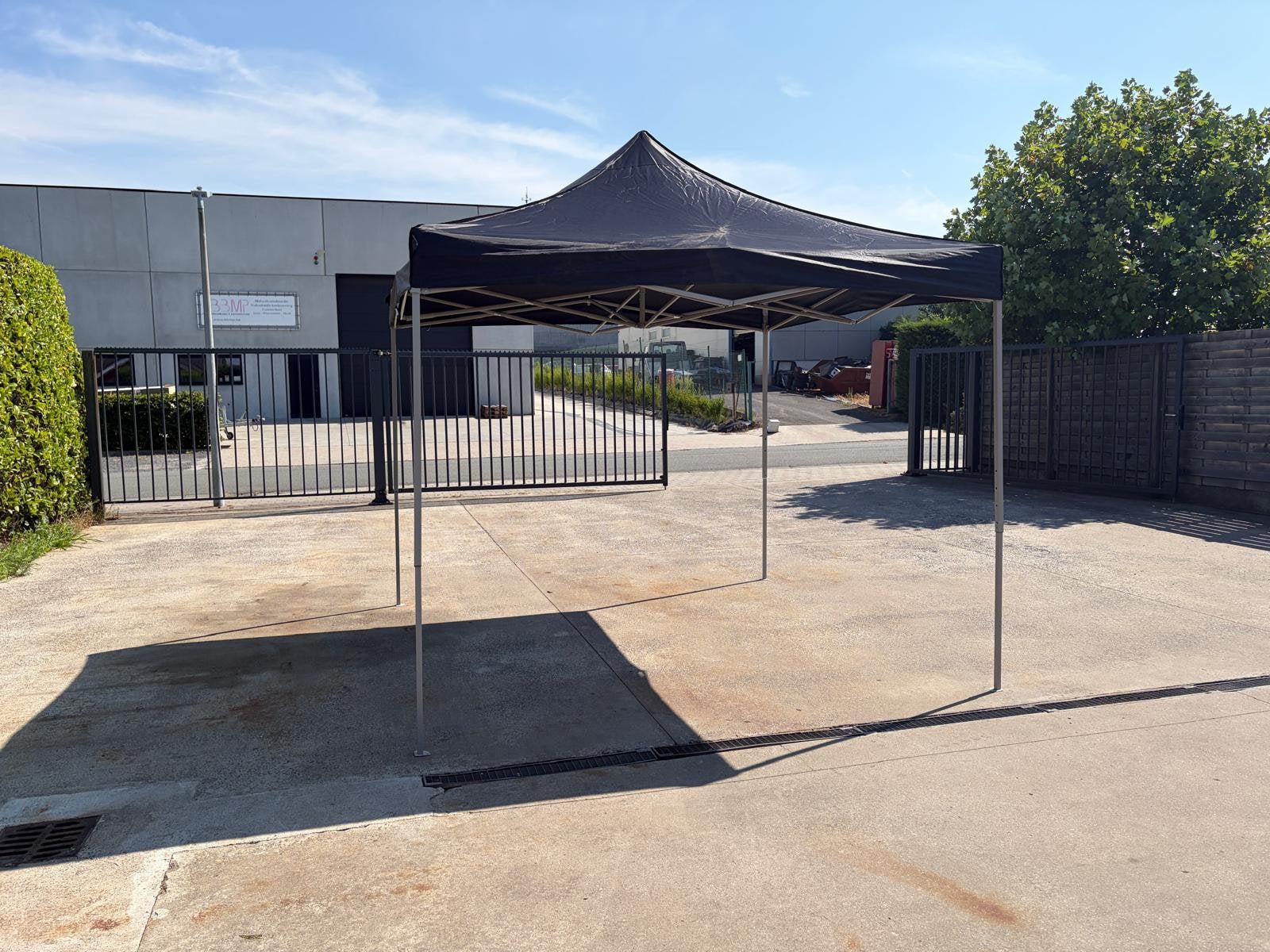 Tente de fête à louer, Tente de réception, Pliable, Moins de 4 mètres, Comme neuf