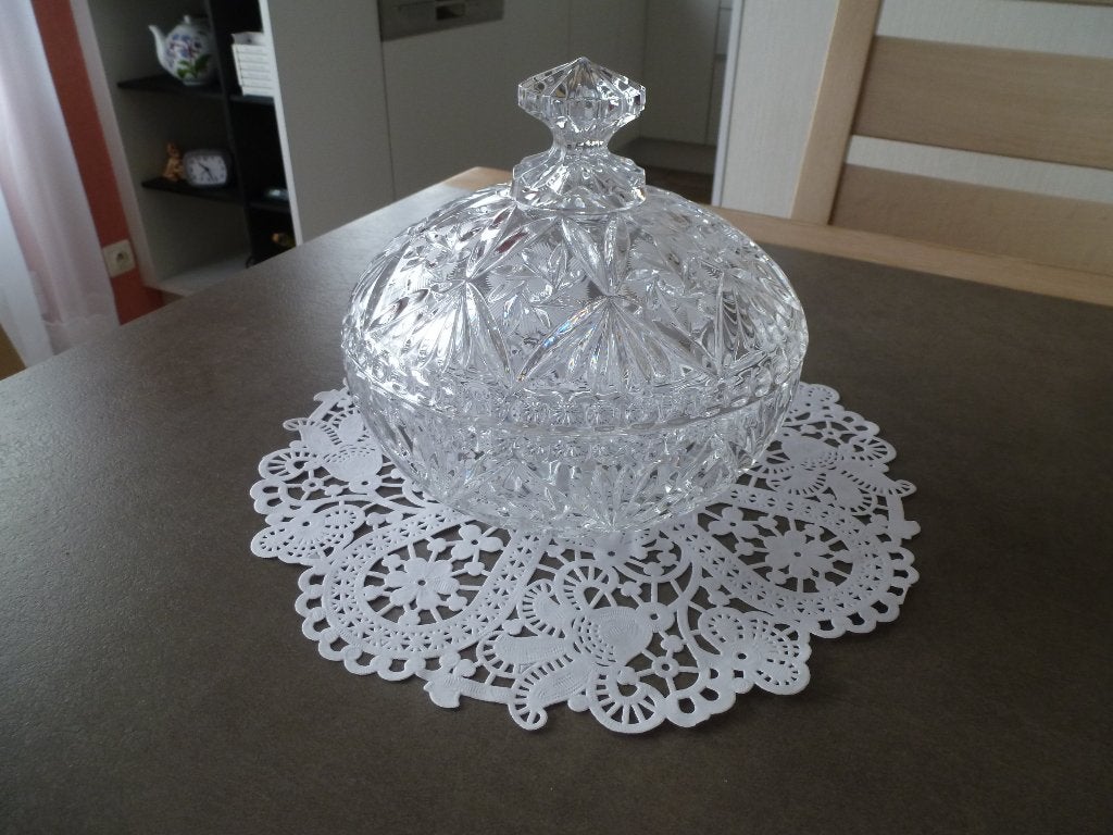 Kristallen snoepdoos met deksel diam 18 cm, Huis en Inrichting, Overige typen, Ophalen of Verzenden, Overige stijlen, Glas